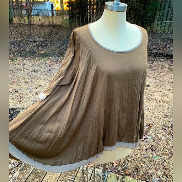 Surrealist Tops - Artsy Handkerchief Hem Top